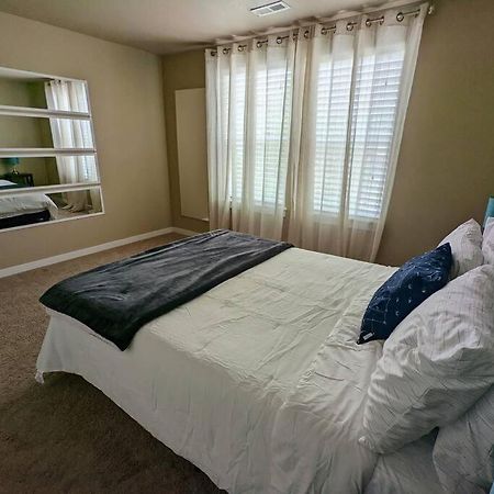 Spacious 3-Bedroom Home With Outdoor Space Γιουτζίν Εξωτερικό φωτογραφία