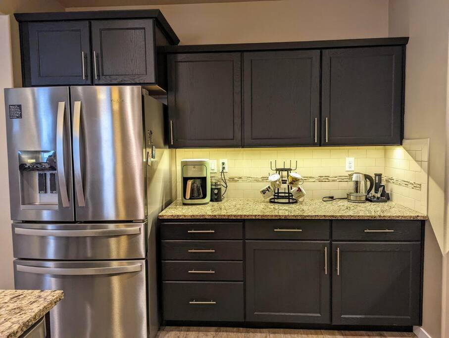 Spacious 3-Bedroom Home With Outdoor Space Γιουτζίν Εξωτερικό φωτογραφία