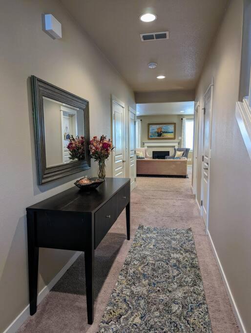 Spacious 3-Bedroom Home With Outdoor Space Γιουτζίν Εξωτερικό φωτογραφία