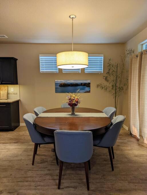 Spacious 3-Bedroom Home With Outdoor Space Γιουτζίν Εξωτερικό φωτογραφία