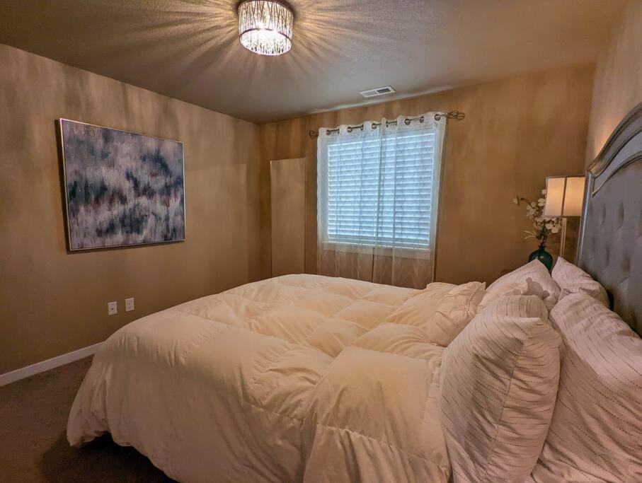 Spacious 3-Bedroom Home With Outdoor Space Γιουτζίν Εξωτερικό φωτογραφία