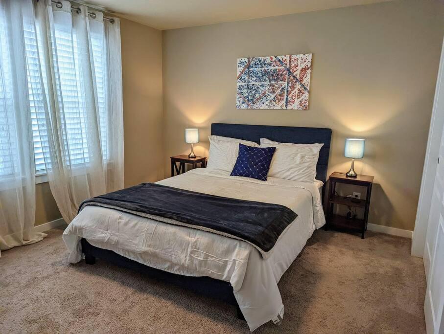 Spacious 3-Bedroom Home With Outdoor Space Γιουτζίν Εξωτερικό φωτογραφία